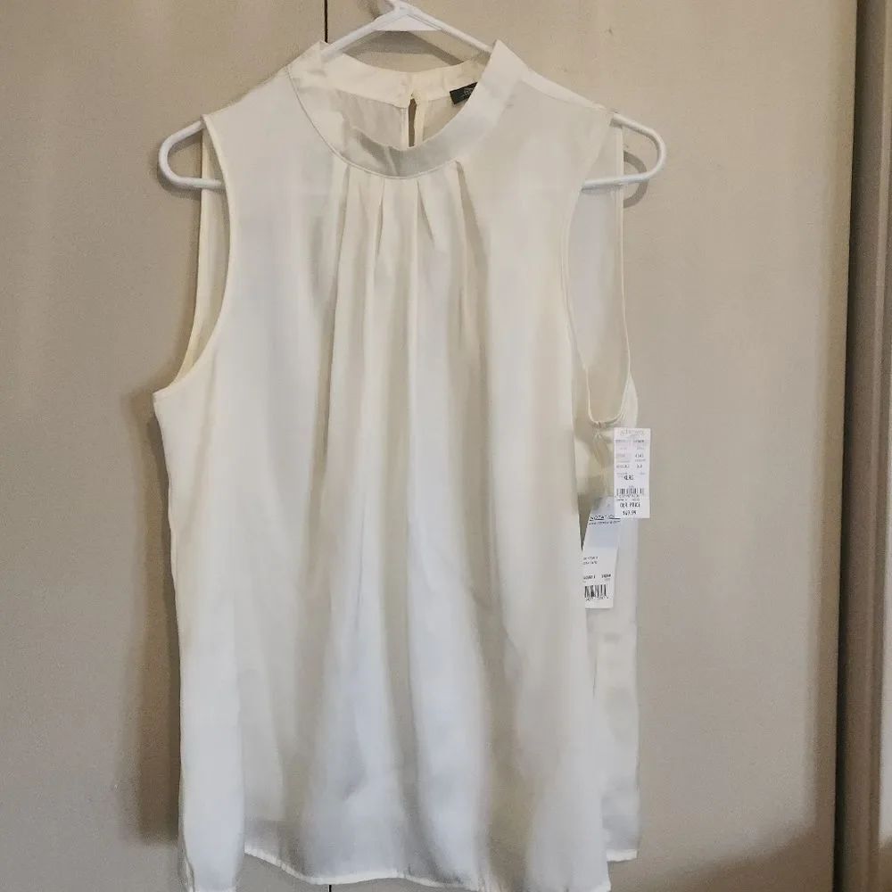 T88 Notations cream high neck sleeveless blouse gathered @ neck Key hole button